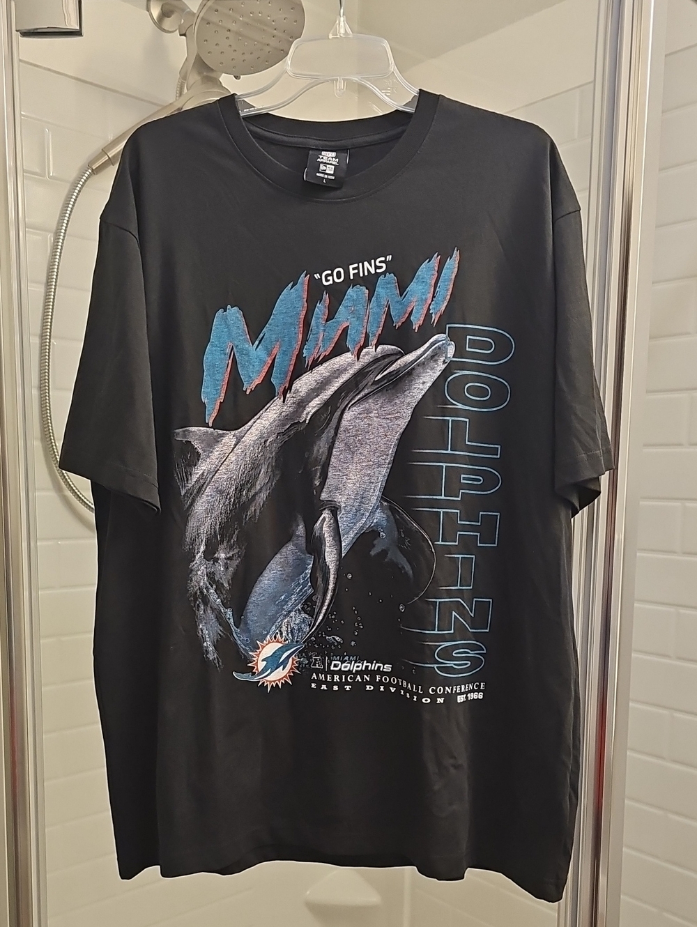 Miami Dolphins NFL Team Apparel Men's Shirt. Size L. NWT.